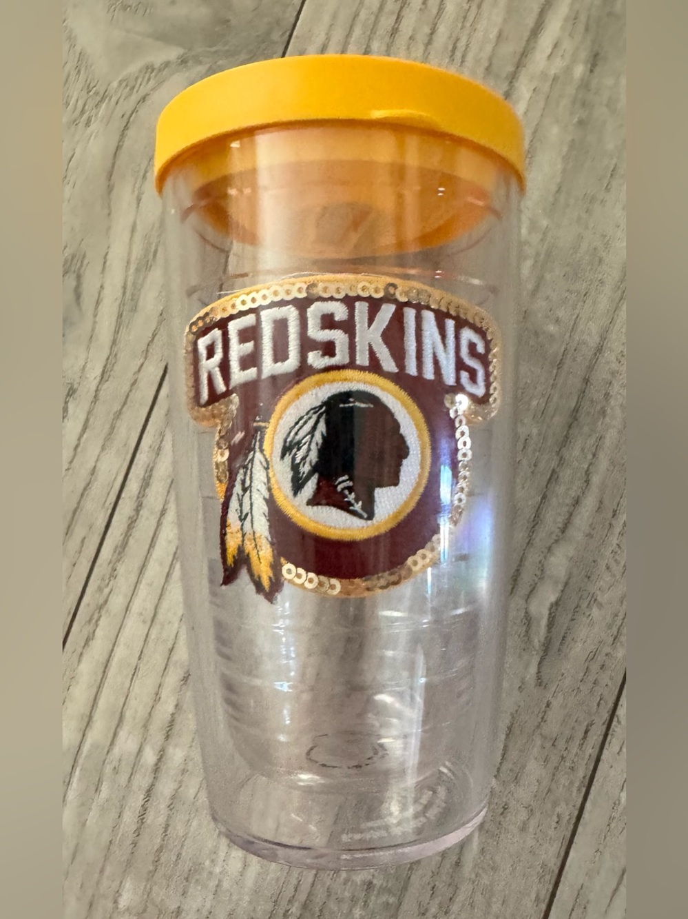 tervis Redskins Tumbler Yellow Lid and Burgundy Gold Logo with sequins 16 oz